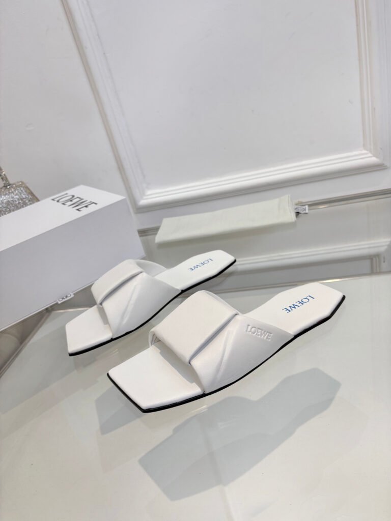 Loewe Unisex Sneakers detail image 5