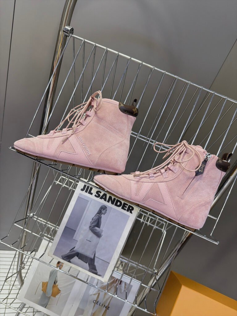 Louis Vuitton Unisex Boots detail image 5