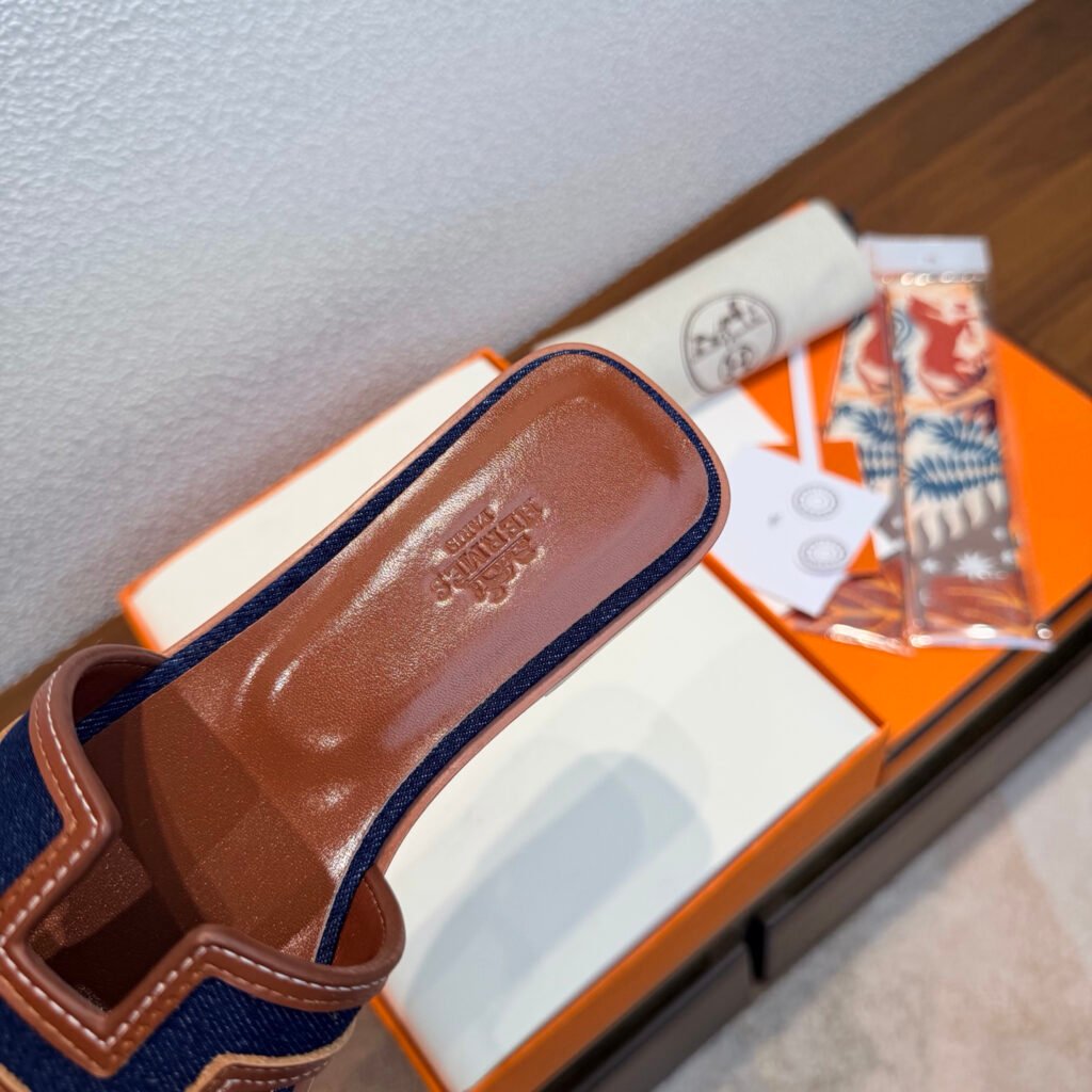 Hermès Unisex Slides detail 5