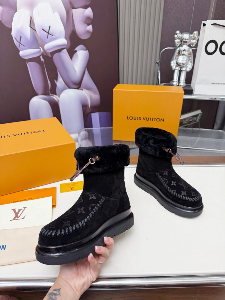 Louis Vuitton Unisex Boots detail image 5