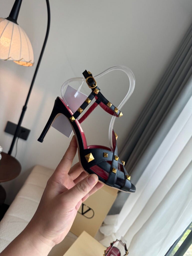 Valentino Garavani Women's High-Heel Pumps detail image 5