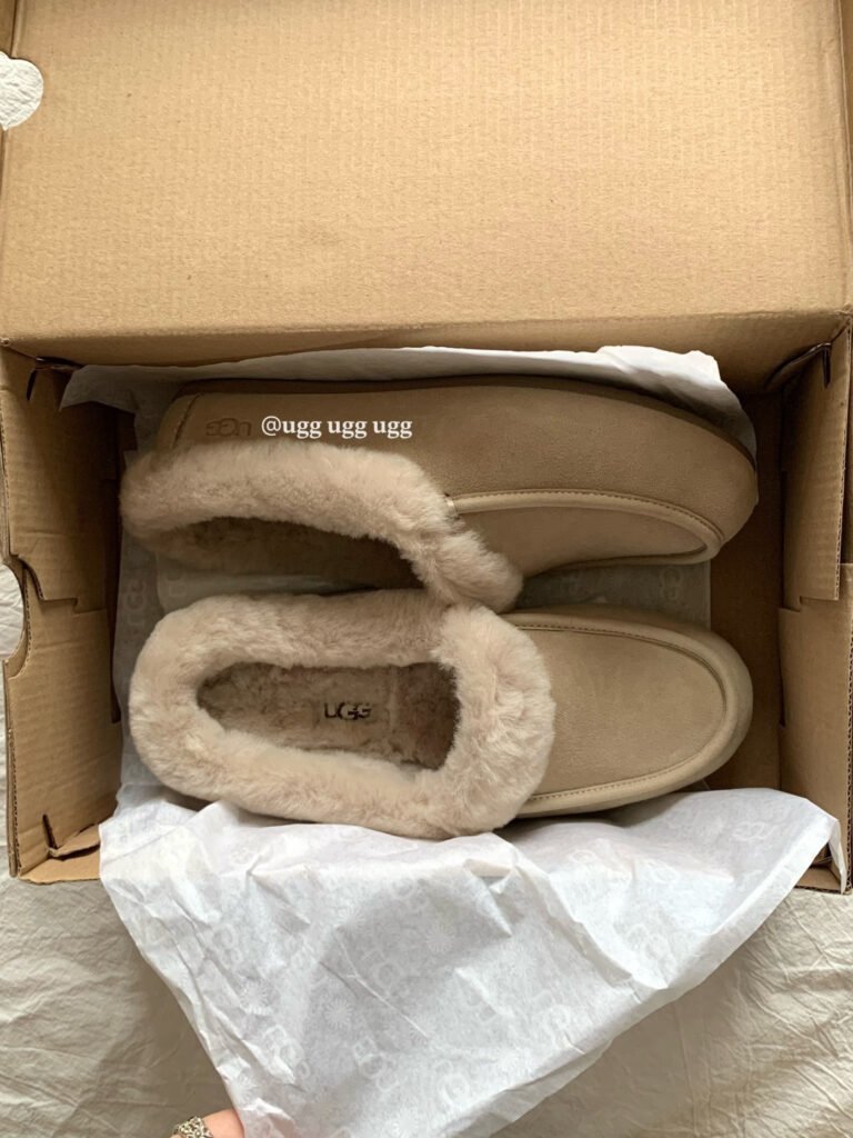 UGG Unisex Mules detail image 5