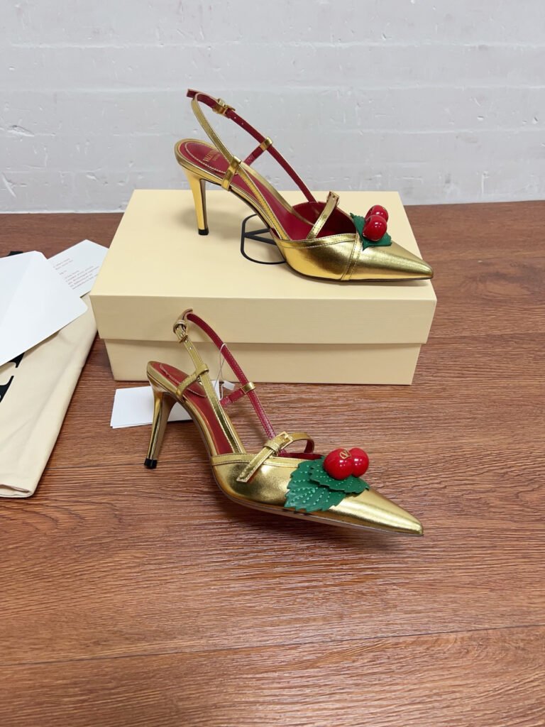 Valentino Garavani Women's High-Heel Pumps detail image 5