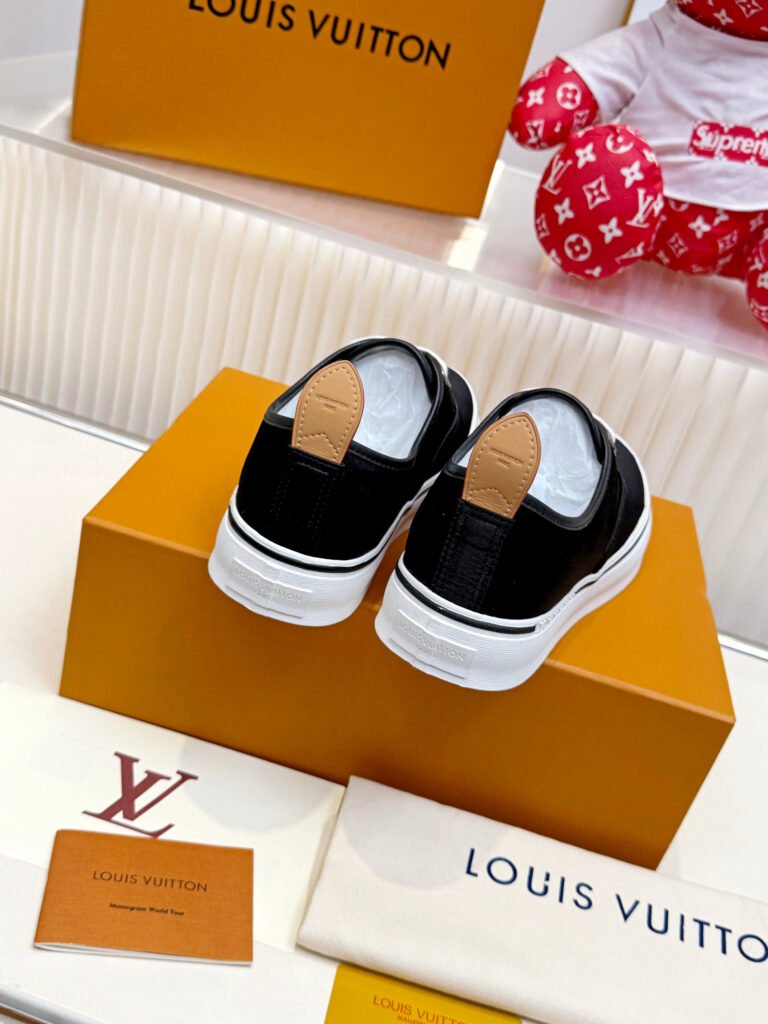 Louis Vuitton Men's Sneakers detail image 5