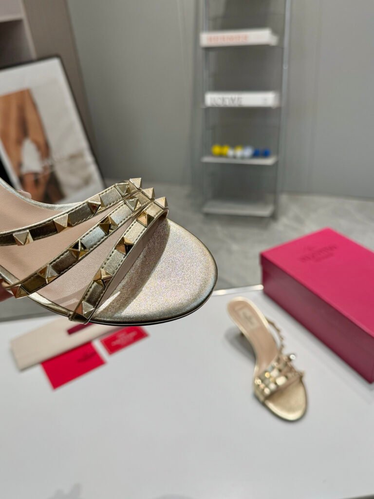 Valentino Garavani Unisex Sneakers detail 5