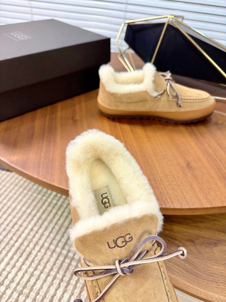 UGG Unisex Driving Loafers detail 5