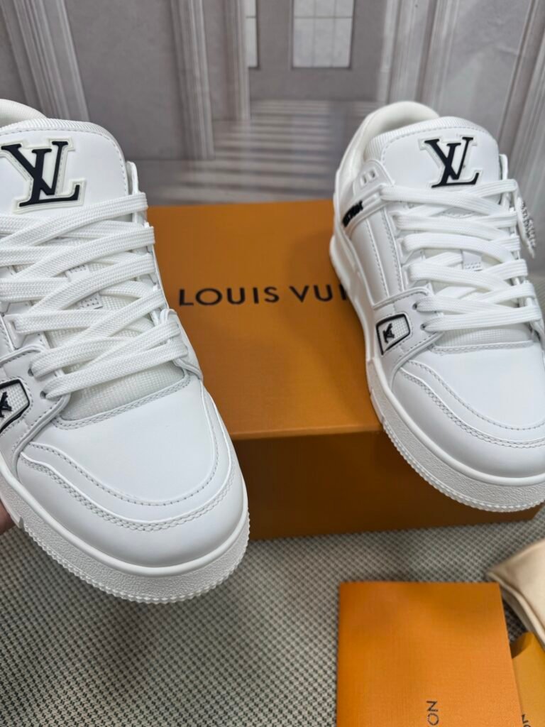 Louis Vuitton Unisex Basketball Sneakers detail image 5