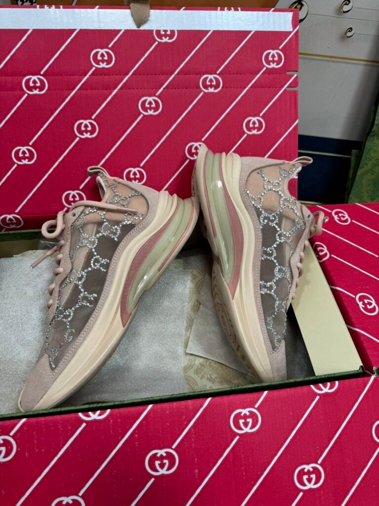 Gucci Unisex Chunky Sneakers detail image 5