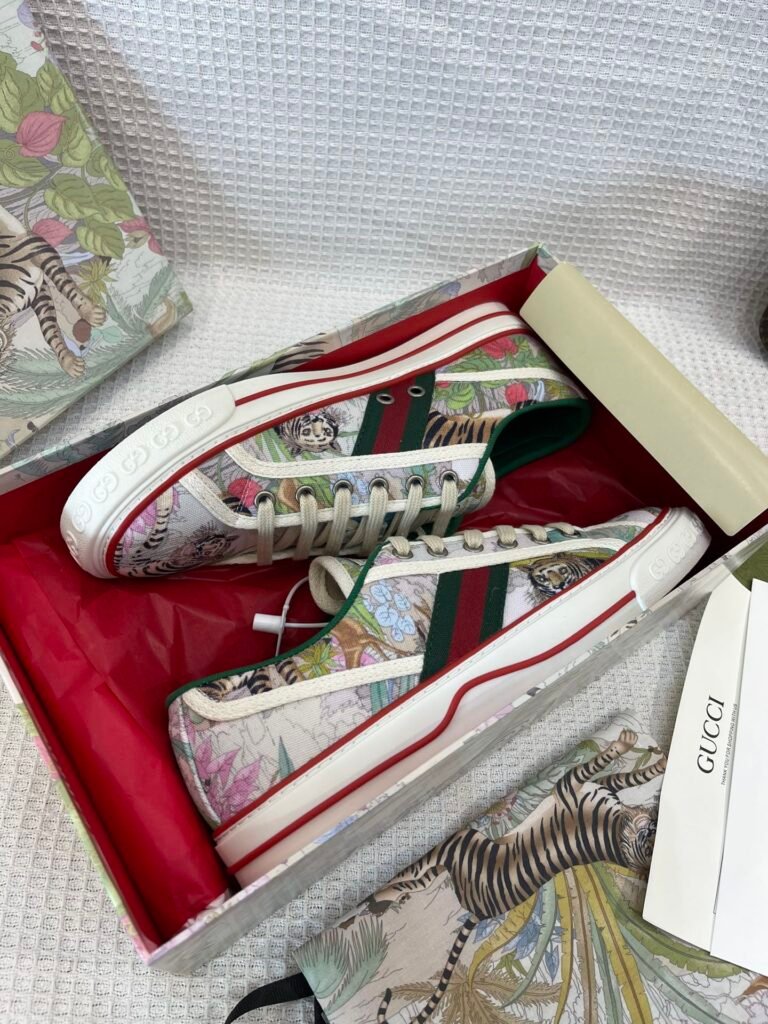 Gucci Unisex High-Top Sneakers detail 5