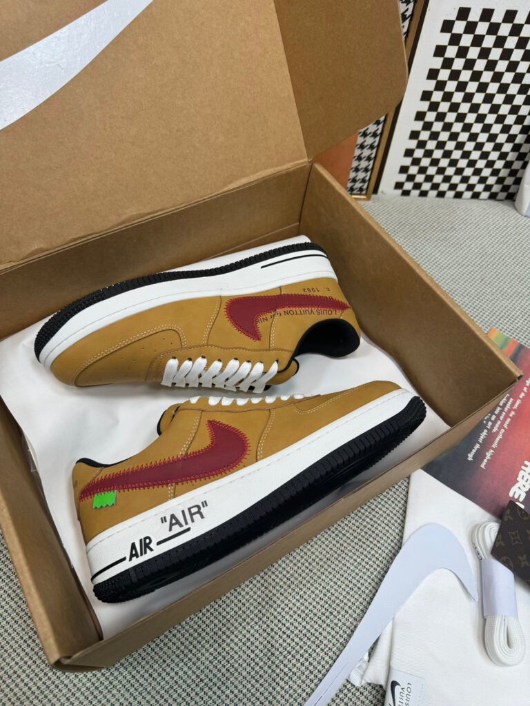 Louis Vuitton Unisex Athletic Sneakers detail image 5