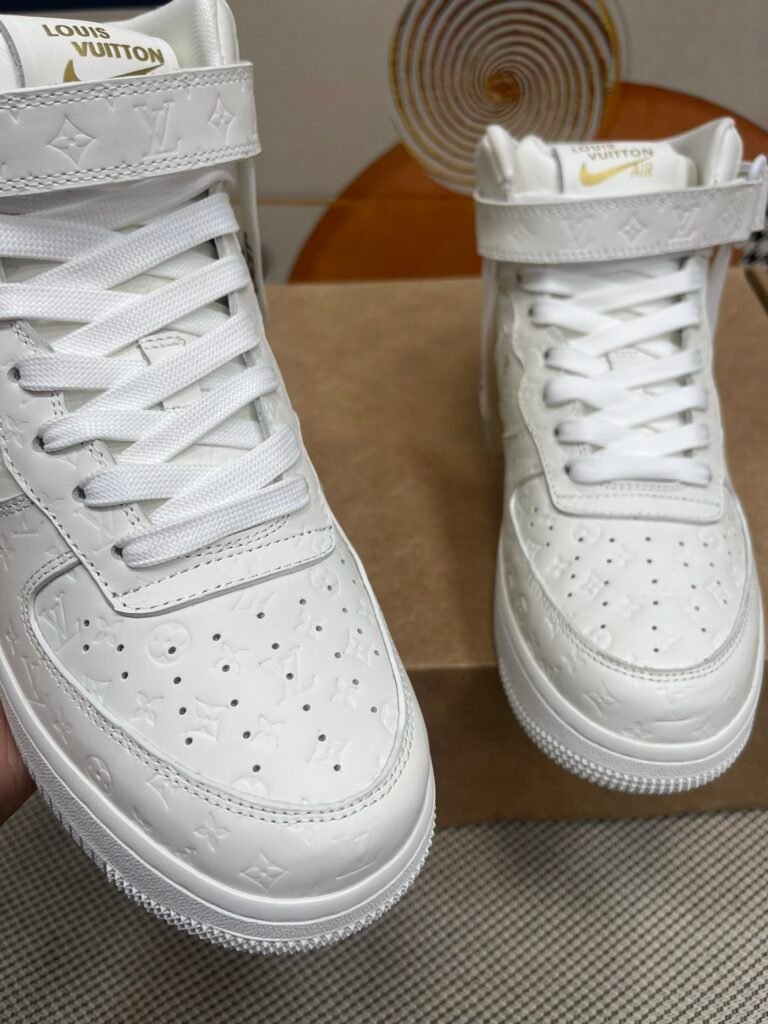 Louis Vuitton Unisex High-Top Sneakers detail image 5