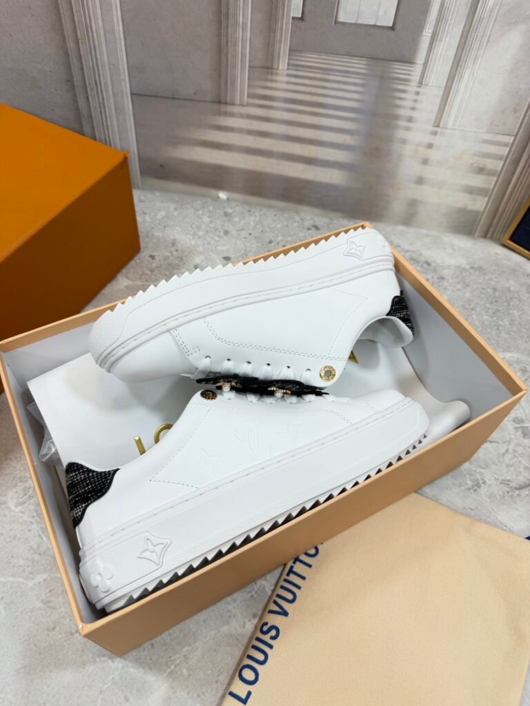 Louis Vuitton Women's White Low-Top Sneakers detail 5