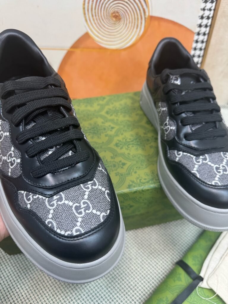 Gucci Unisex Chunky Sneakers detail 5