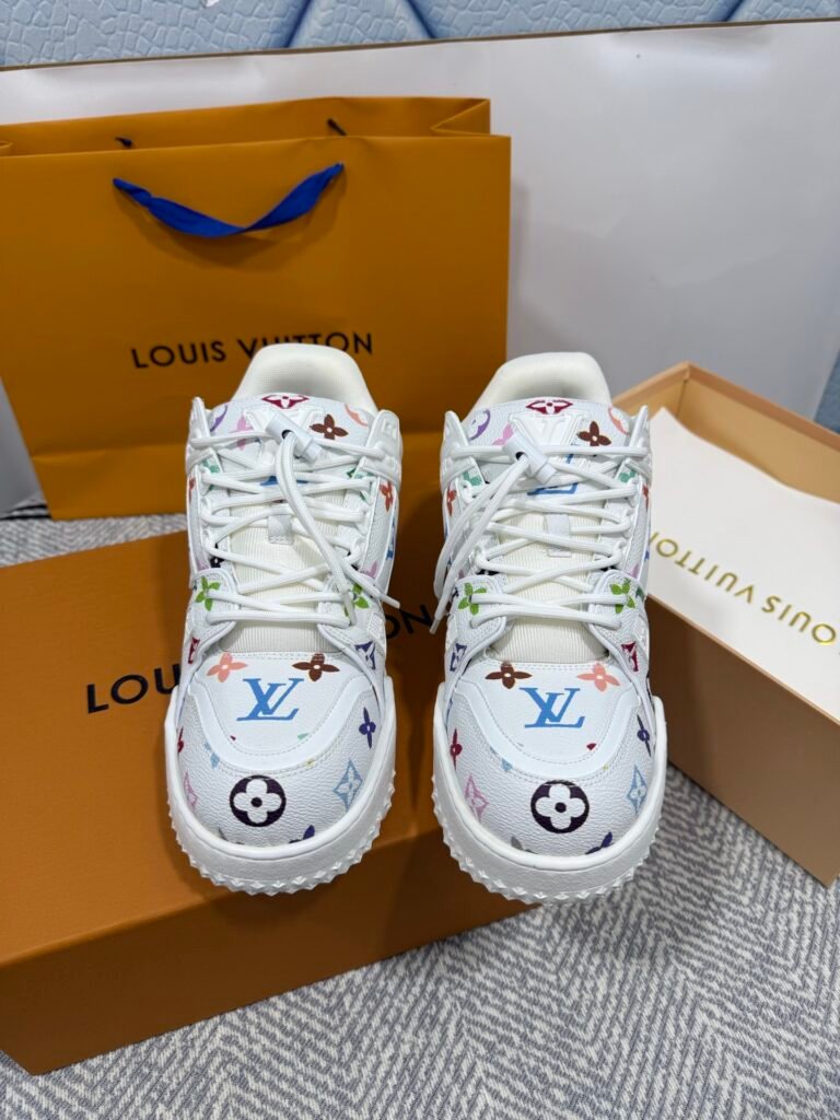 Louis Vuitton Unisex Chunky Sneakers detail 5