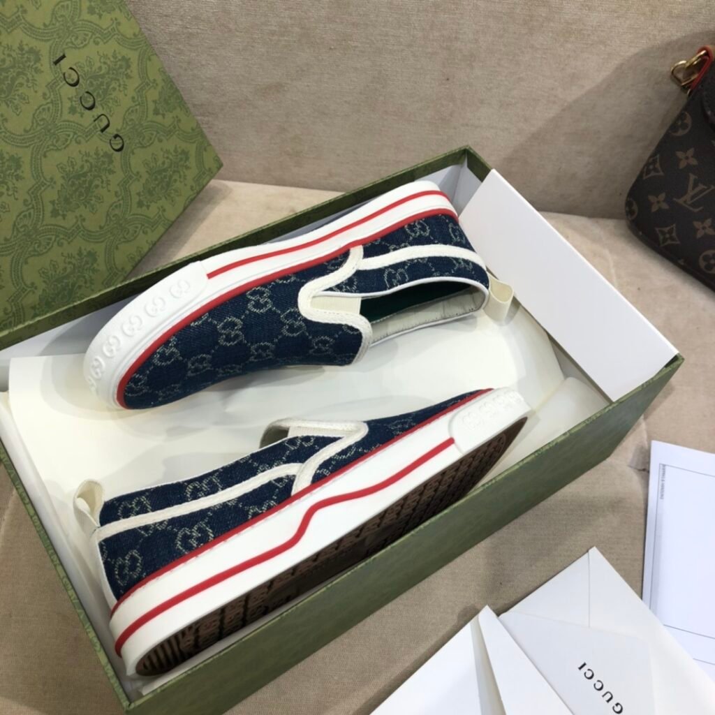 Gucci Unisex Loafers detail 5