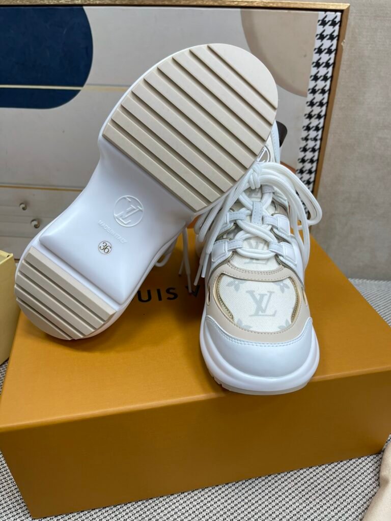 Louis Vuitton Unisex Chunky Sneakers detail 5