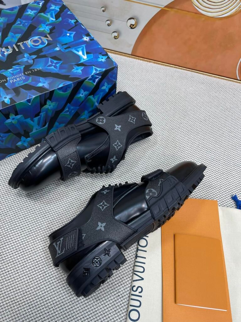 Louis Vuitton Men's Leather Dress Shoes detail image 5