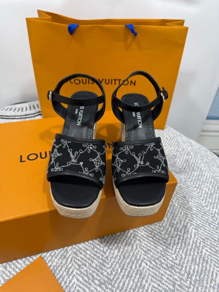 Louis Vuitton Unisex Platform Sneakers detail image 5