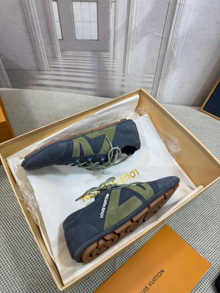 Louis Vuitton Unisex Driving Loafers detail 5