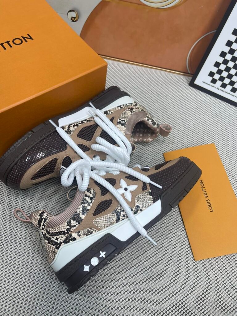 Louis Vuitton Unisex Chunky Sneakers detail 5