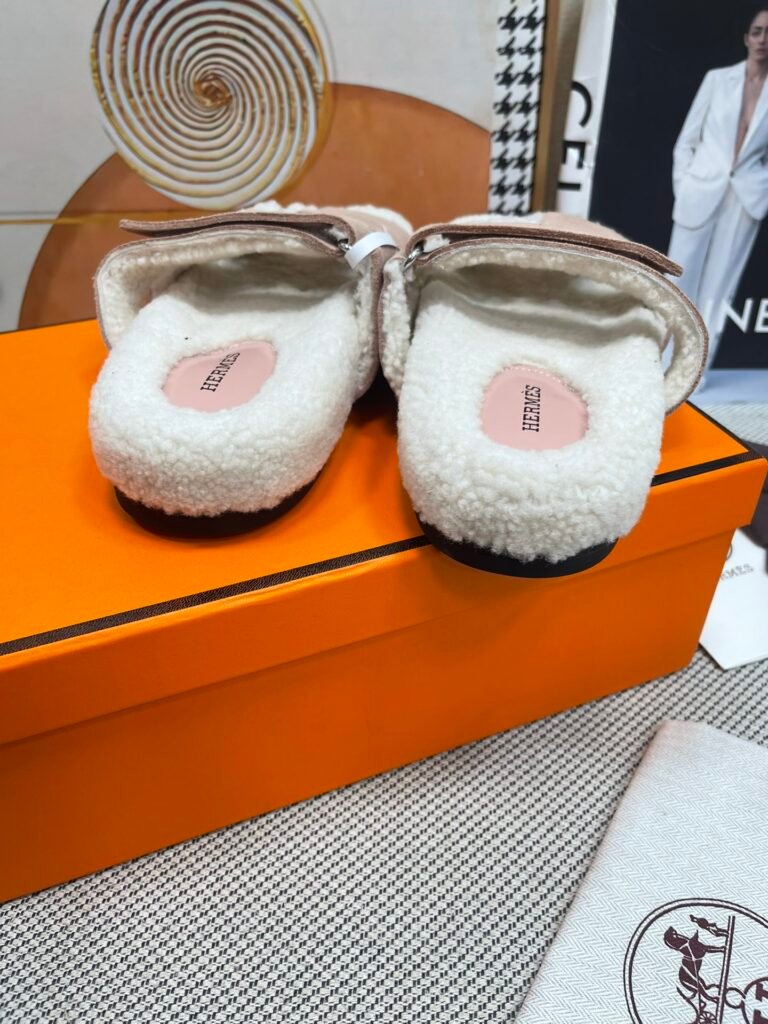 Hermès Unisex Slides detail 5
