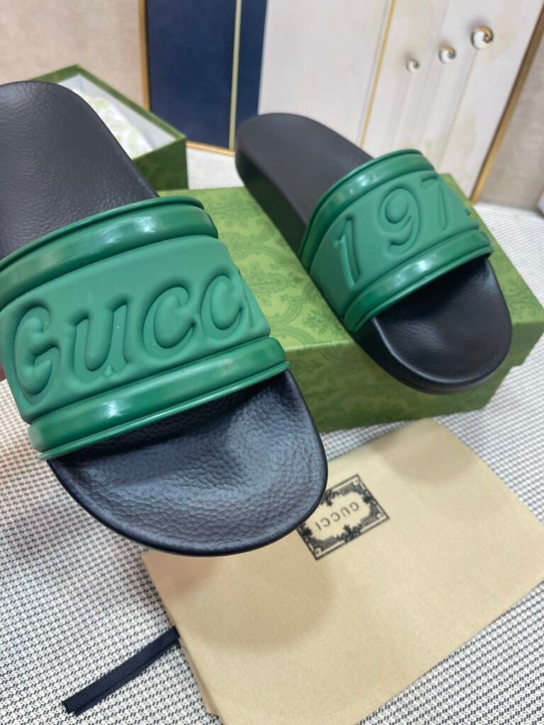 Gucci Unisex Low-Top Sneakers detail 5