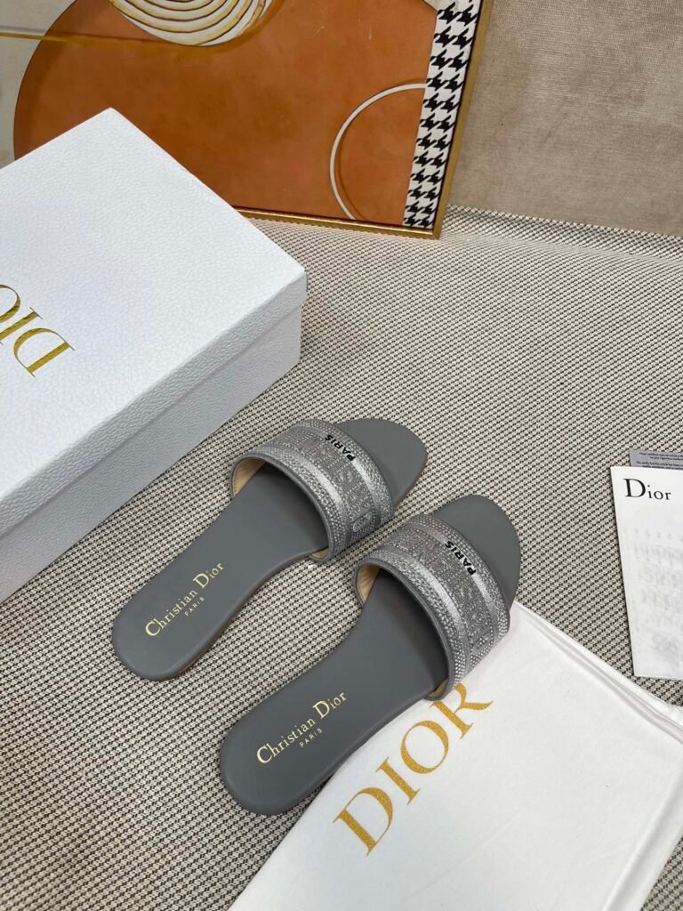 Dior Unisex Crystal-Embellished Sneakers detail image 5