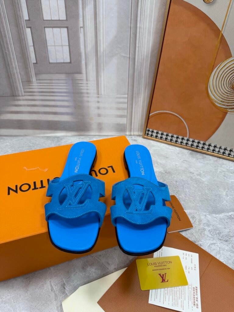 Louis Vuitton Unisex Slides detail 5