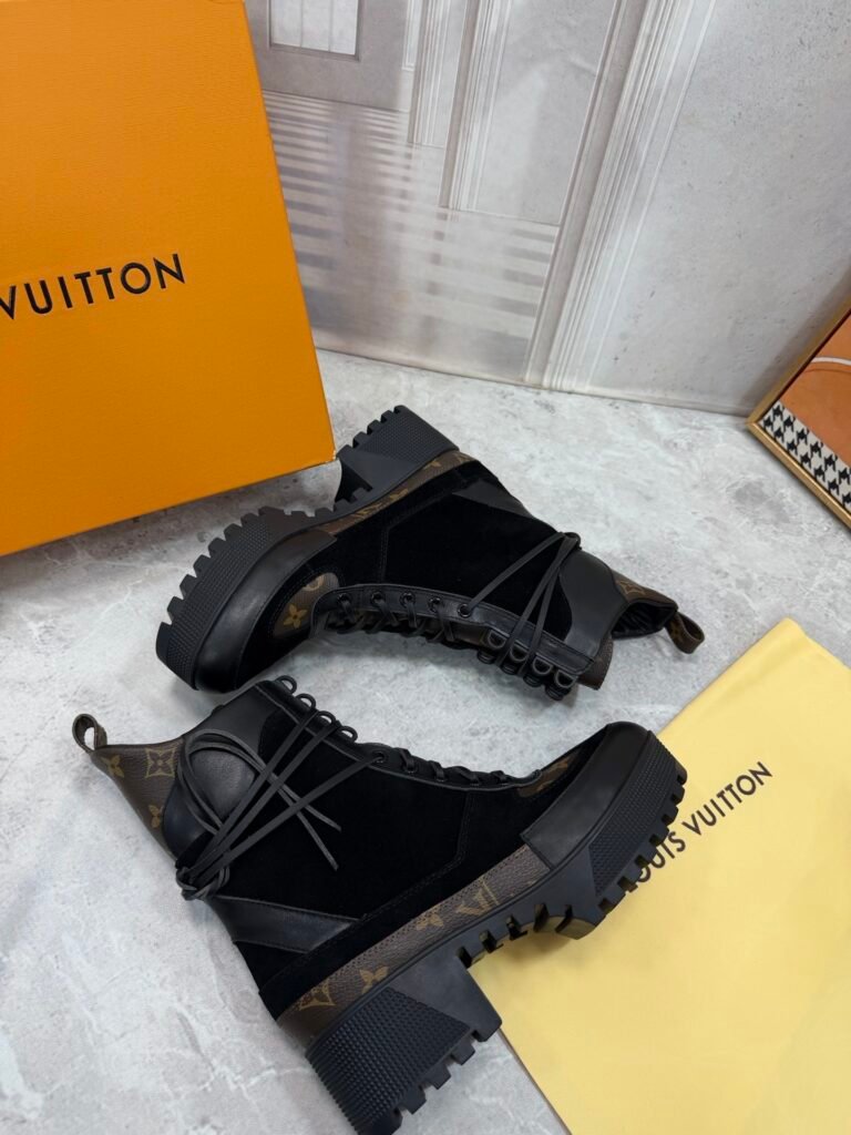 Louis Vuitton Unisex Boots detail 5