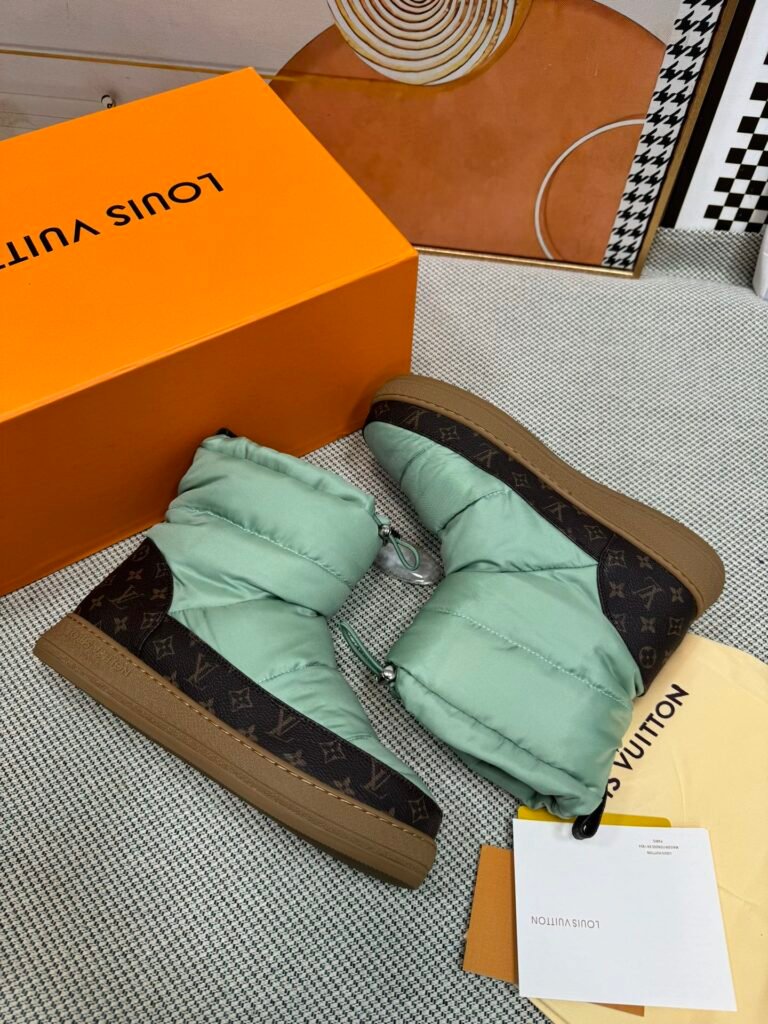 Louis Vuitton Unisex Snow Boots detail 5