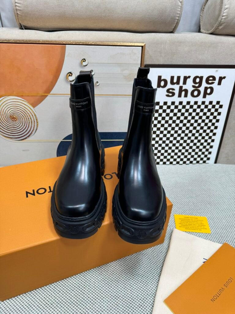 Louis Vuitton Unisex Boots detail image 5