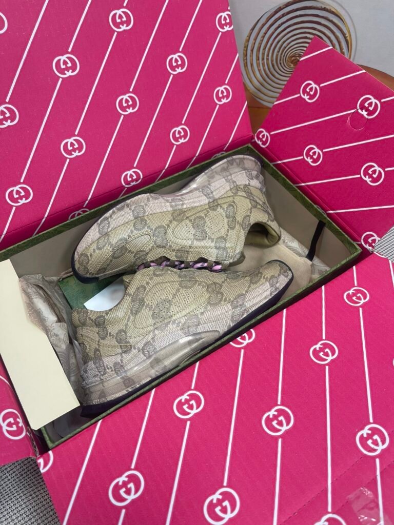 Gucci Unisex Chunky Sneakers detail image 5