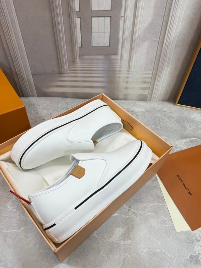 Louis Vuitton Unisex Athletic Sneakers detail image 5