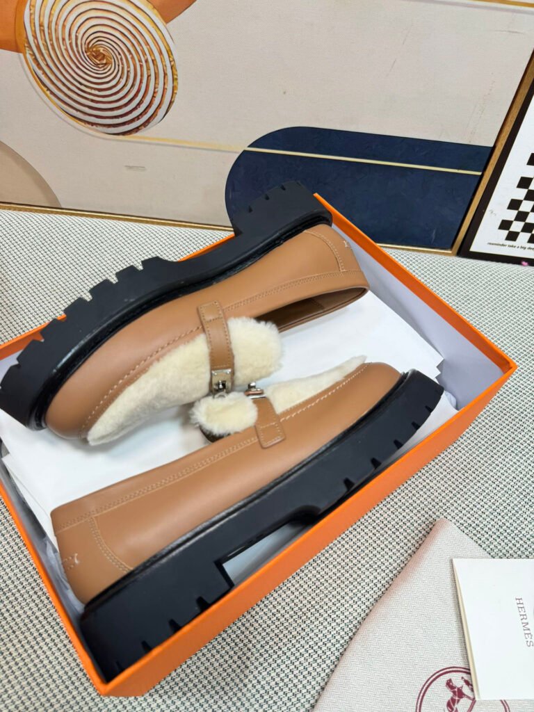 Hermès Unisex Loafers detail 5
