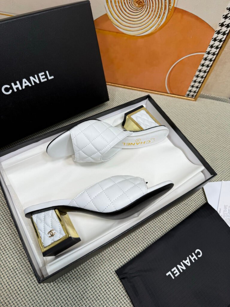 Chanel Women's Slides detail image 5
