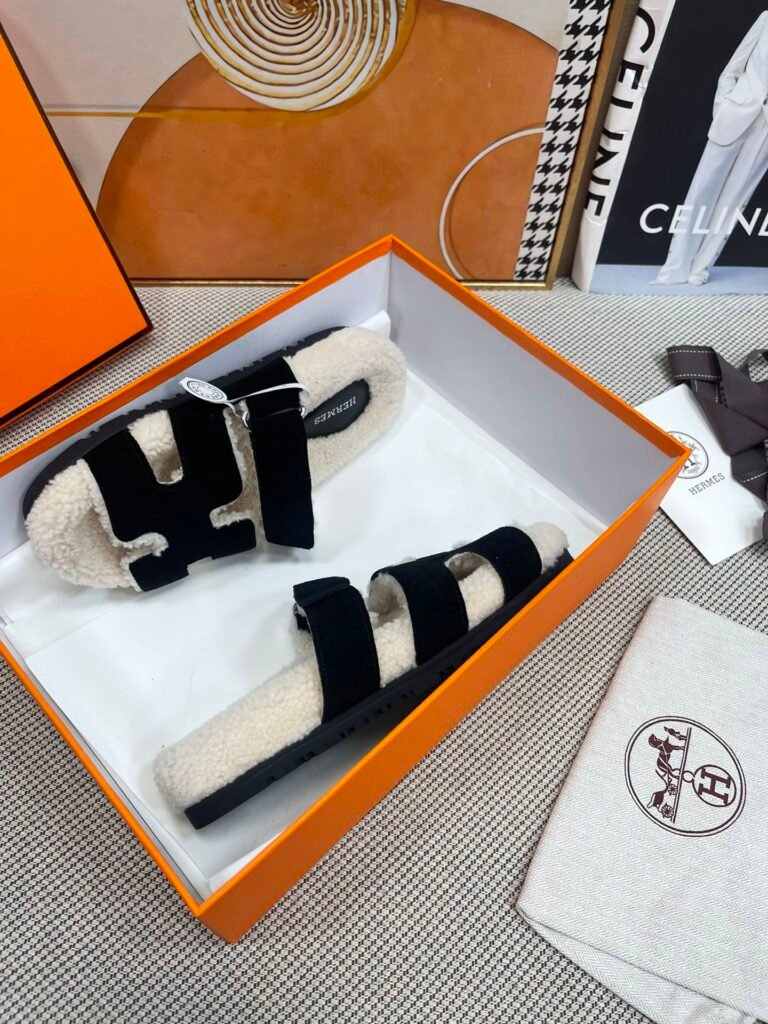Hermès Unisex Shearling Shoes detail 5