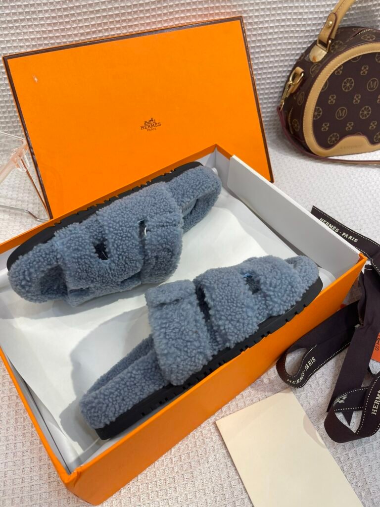 Hermès Unisex Shearling Shoes detail 5