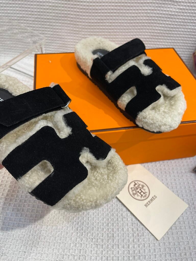 Hermès Unisex Shearling Shoes detail 5