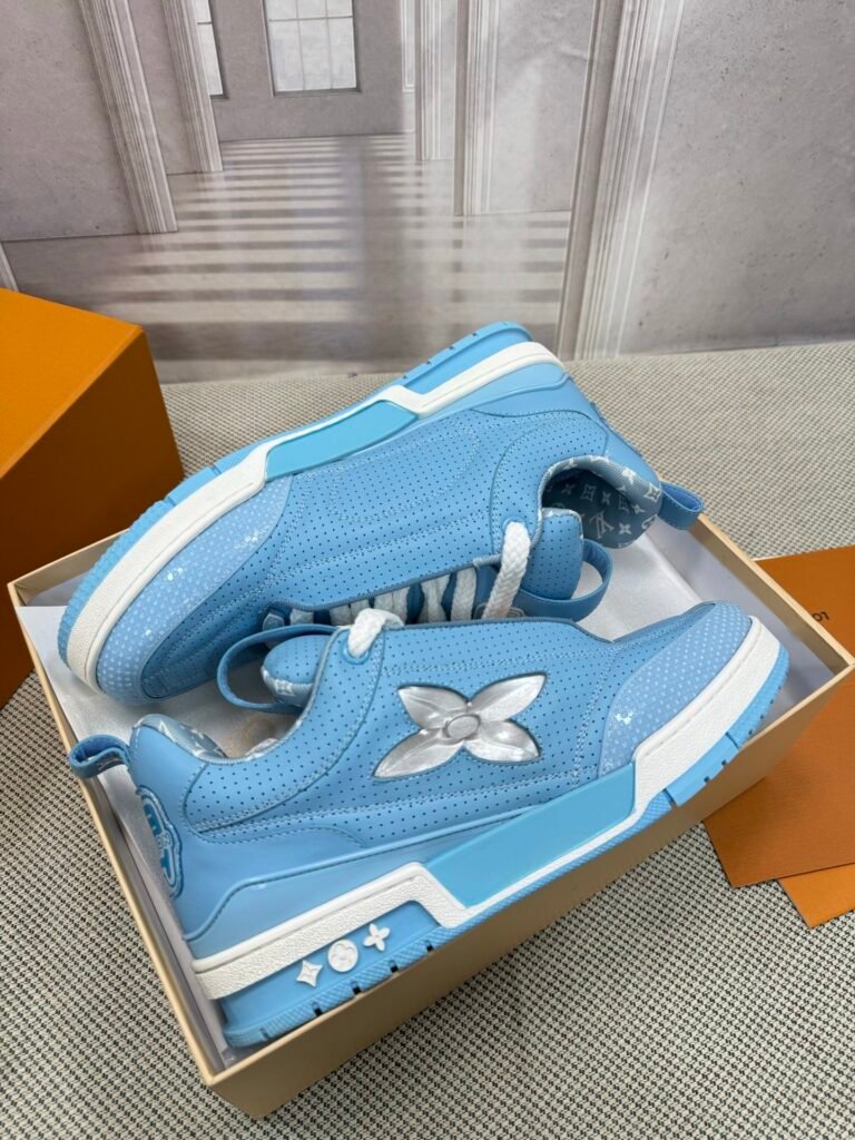 Louis Vuitton Unisex Chunky Sneakers detail 5