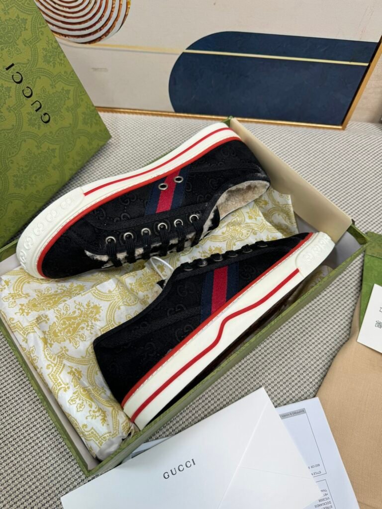 Gucci Unisex Loafers detail 5
