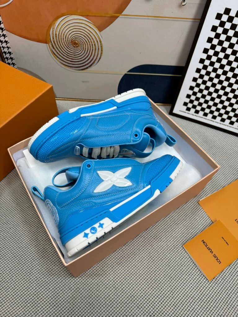 Louis Vuitton Unisex Chunky Sneakers detail 5