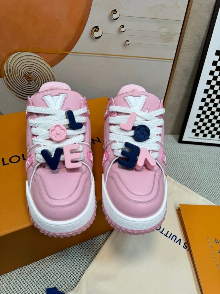 Louis Vuitton Unisex Chunky Sneakers detail 5