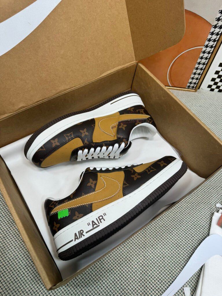 Louis Vuitton Unisex Athletic Sneakers detail image 5