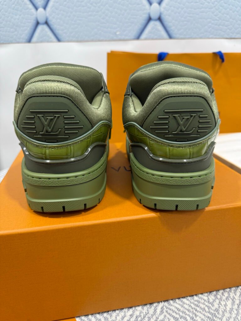 Louis Vuitton Unisex Chunky Sneakers detail 5