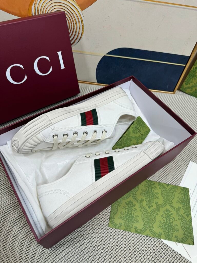 Gucci Unisex Low-Top Sneakers detail 5