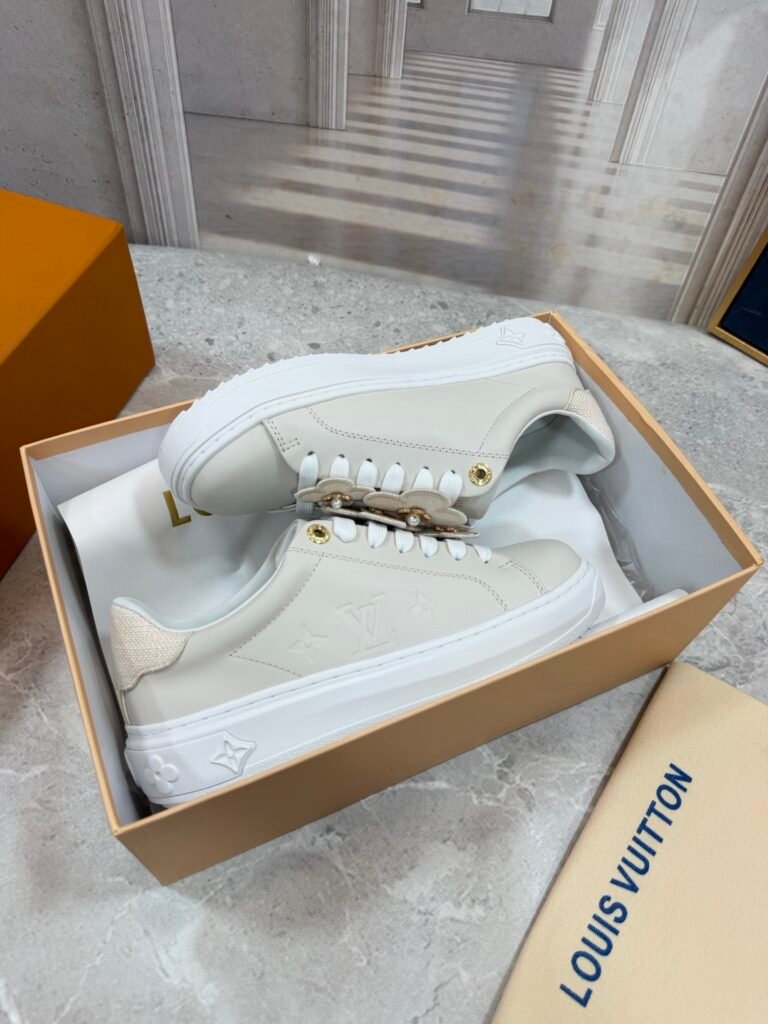 Louis Vuitton Women's White Low-Top Sneakers detail image 5