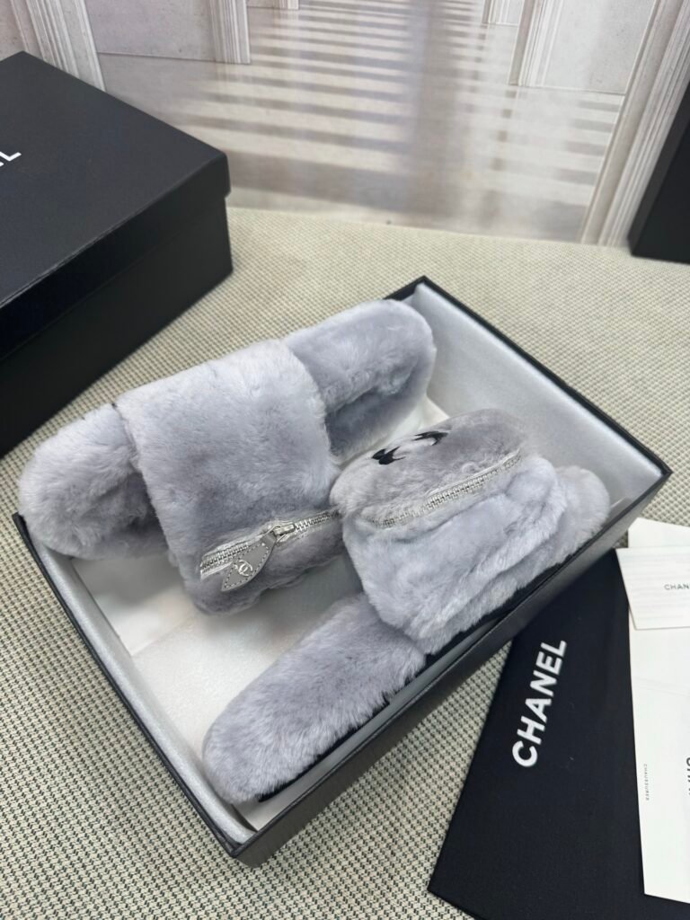 Chanel Unisex Shearling Shoes detail image 5
