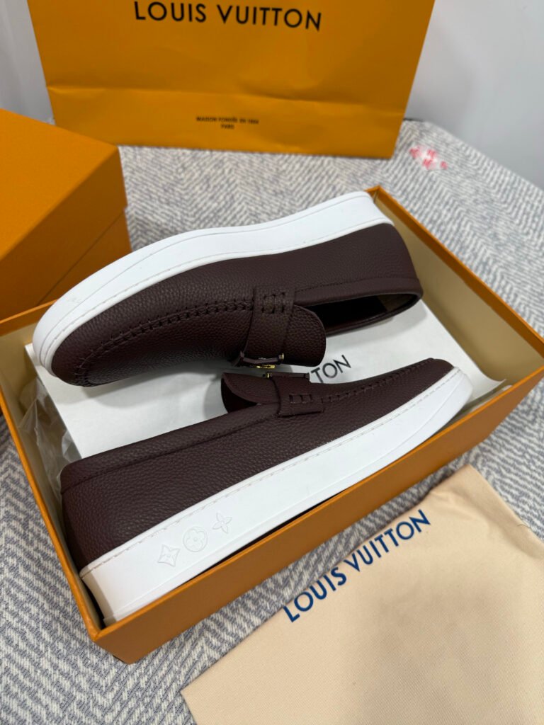 Louis Vuitton Men's Leather Dress Shoes detail image 5