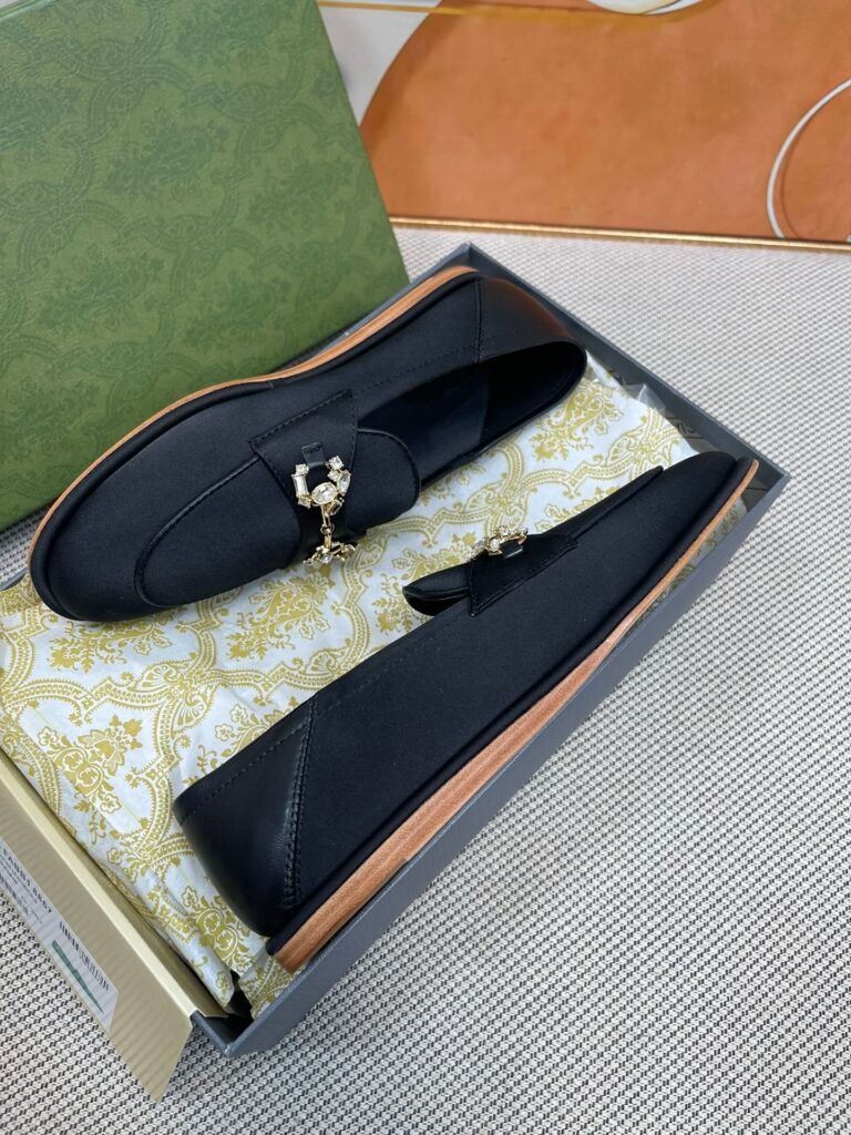Gucci Unisex Loafers detail image 5