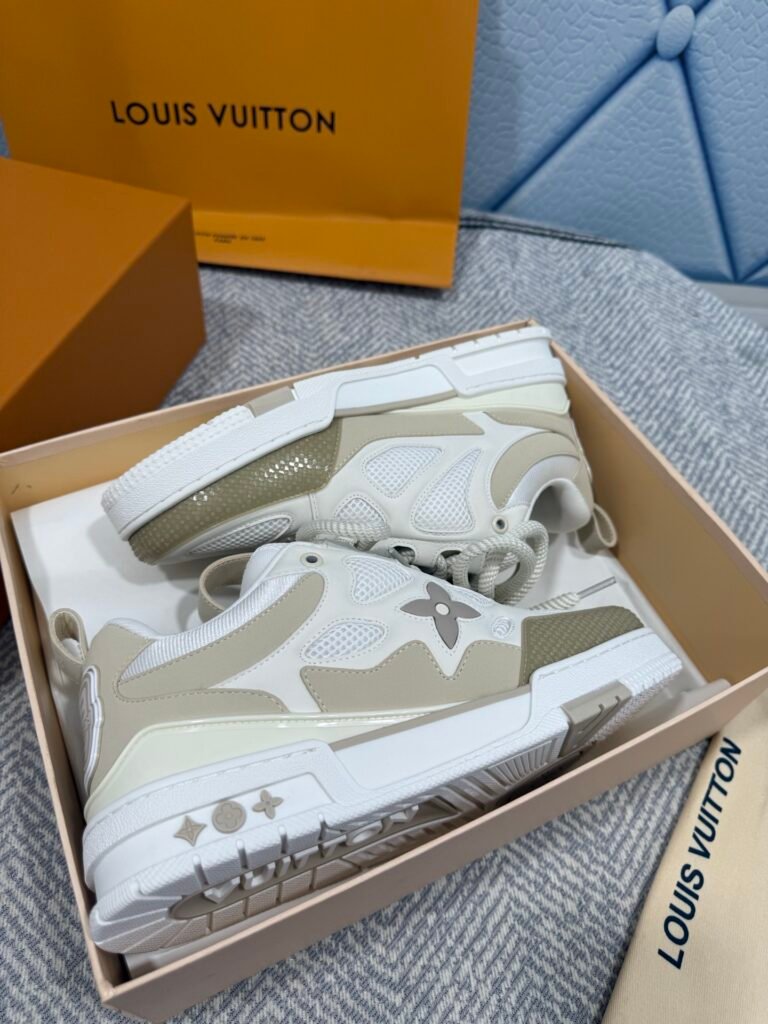 Louis Vuitton Unisex Chunky Sneakers detail 5